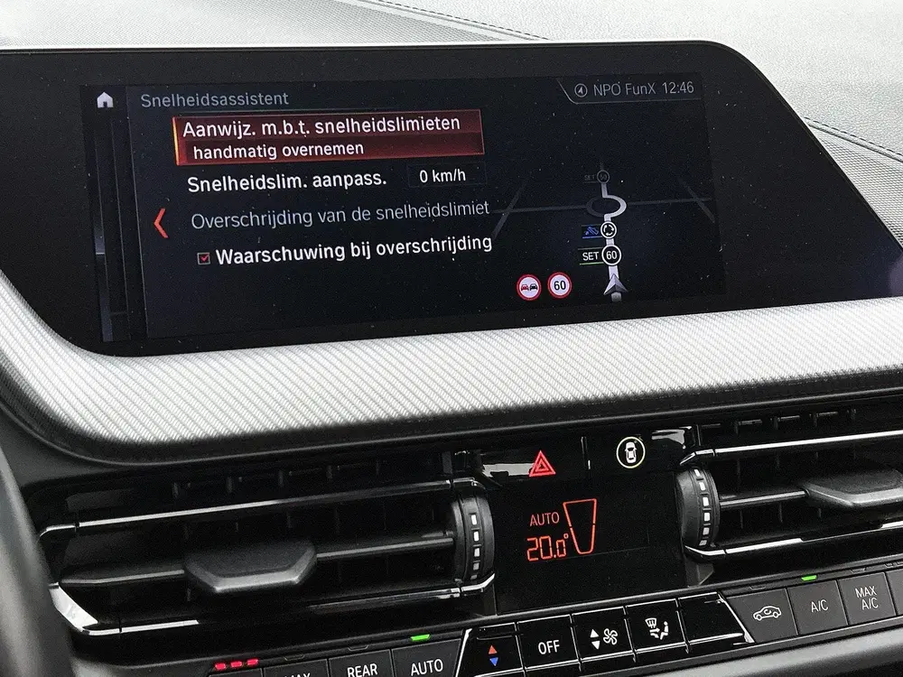 BMW 1-serie 118i High Executive uit 2021, foto 14