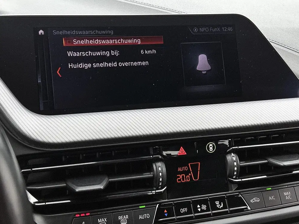 BMW 1-serie 118i High Executive uit 2021, foto 15