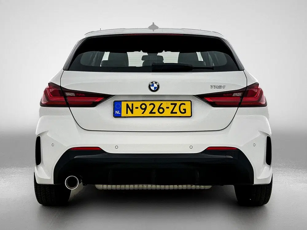 BMW 1-serie 118i High Executive uit 2021, foto 3
