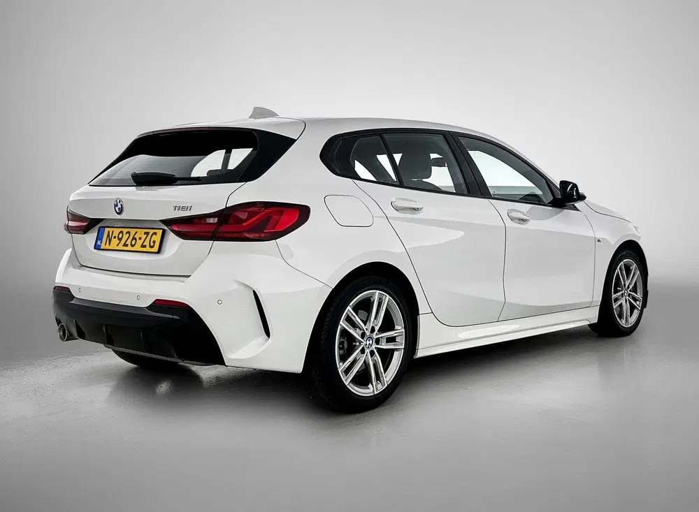 BMW 1-serie 118i High Executive uit 2021, foto 4