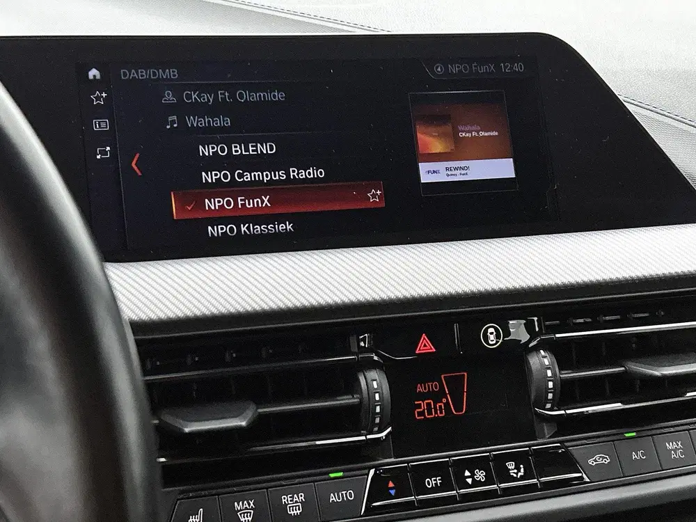 BMW 1-serie 118i High Executive uit 2021, foto 7