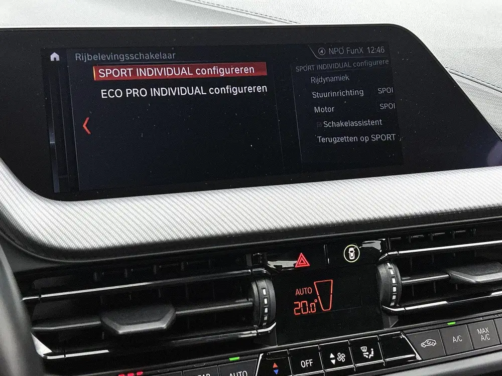 BMW 1-serie 118i High Executive uit 2021, foto 9