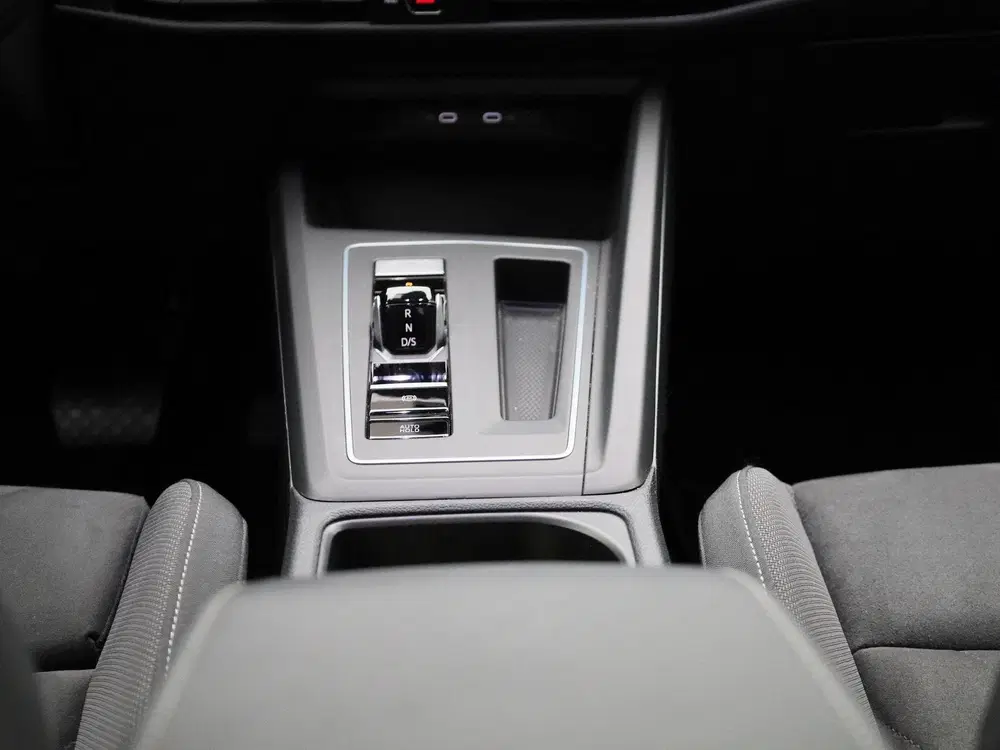 Volkswagen Golf 1.0 eTSI Life Business led matrix (iq.ligh uit 2024, foto 10