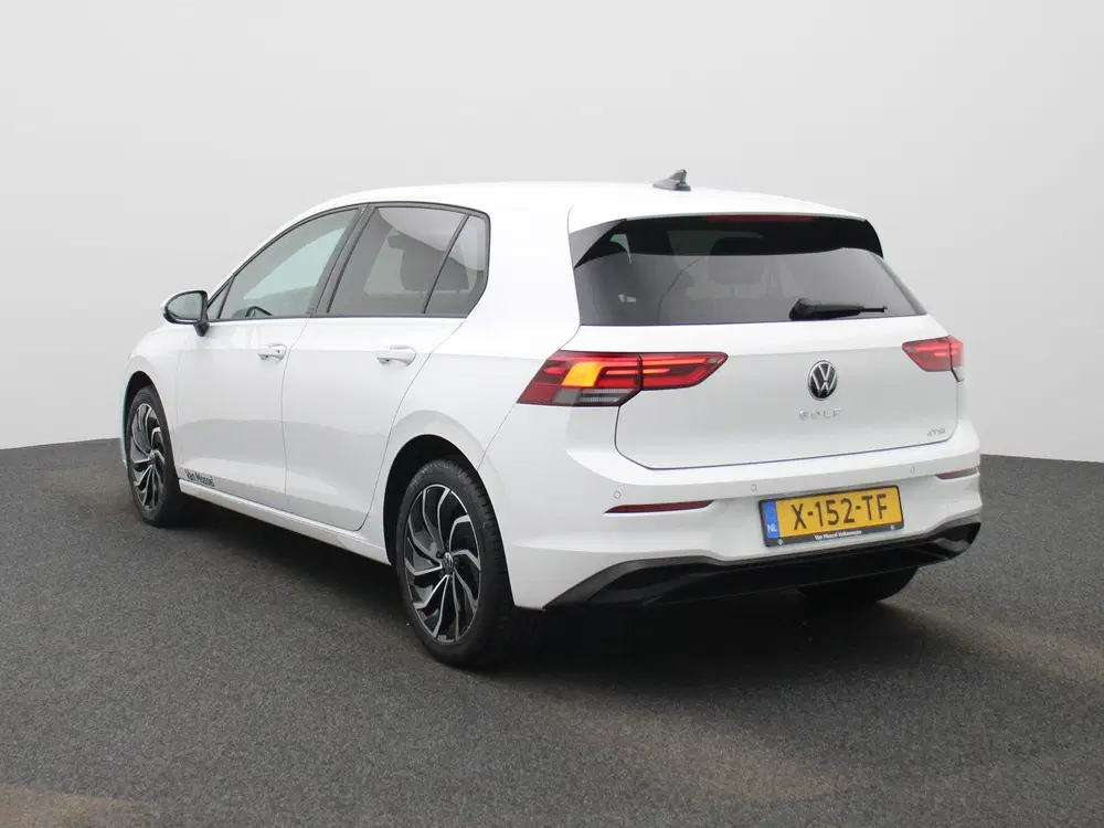Volkswagen Golf 1.0 eTSI Life Business led matrix (iq.ligh uit 2024, foto 2
