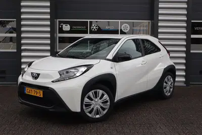 Toyota Aygo X 1.0 VVT-i MT Play Dealeronderhouden uit 2024