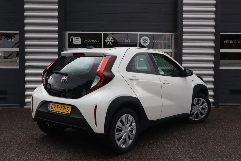 Toyota Aygo X 1.0 VVT-i MT Play Dealeronderhouden uit 2024, foto 5