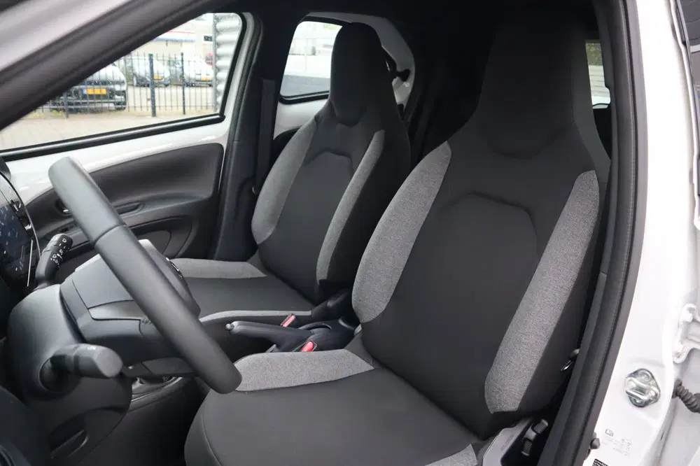 Toyota Aygo X 1.0 VVT-i MT Play Dealeronderhouden uit 2024, foto 9