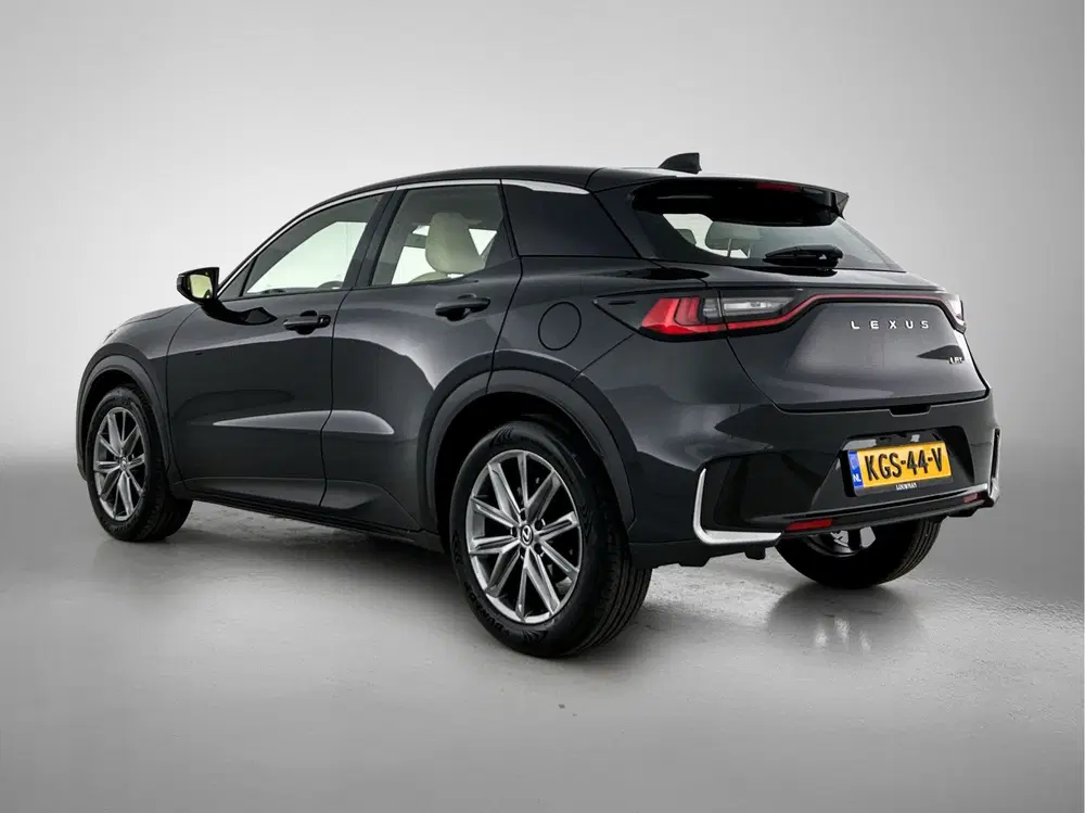 Lexus LBX Elegant 2WD uit 2024, foto 14