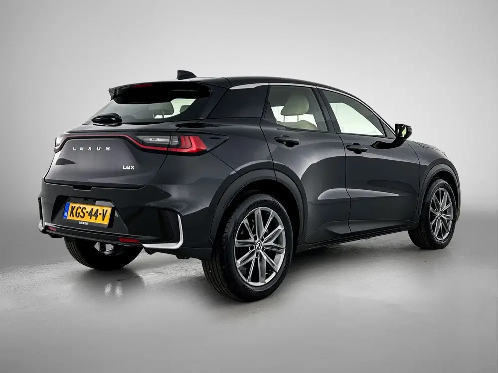Lexus LBX Elegant 2WD uit 2024, foto 2