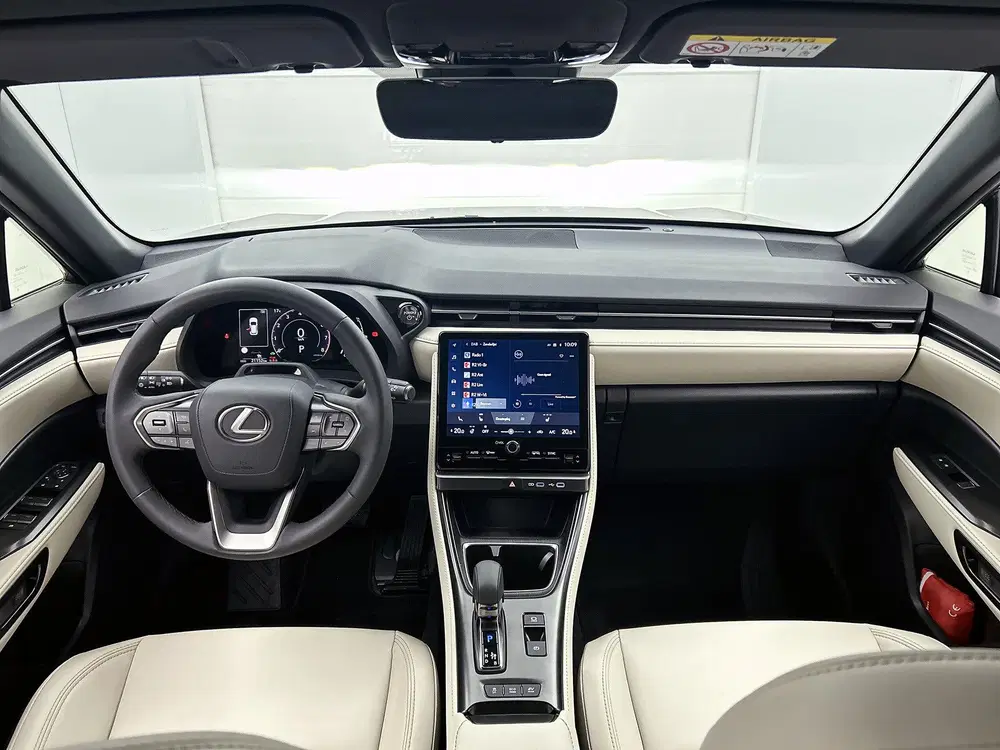 Lexus LBX Elegant 2WD uit 2024, foto 4