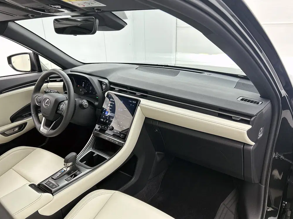 Lexus LBX Elegant 2WD uit 2024, foto 6