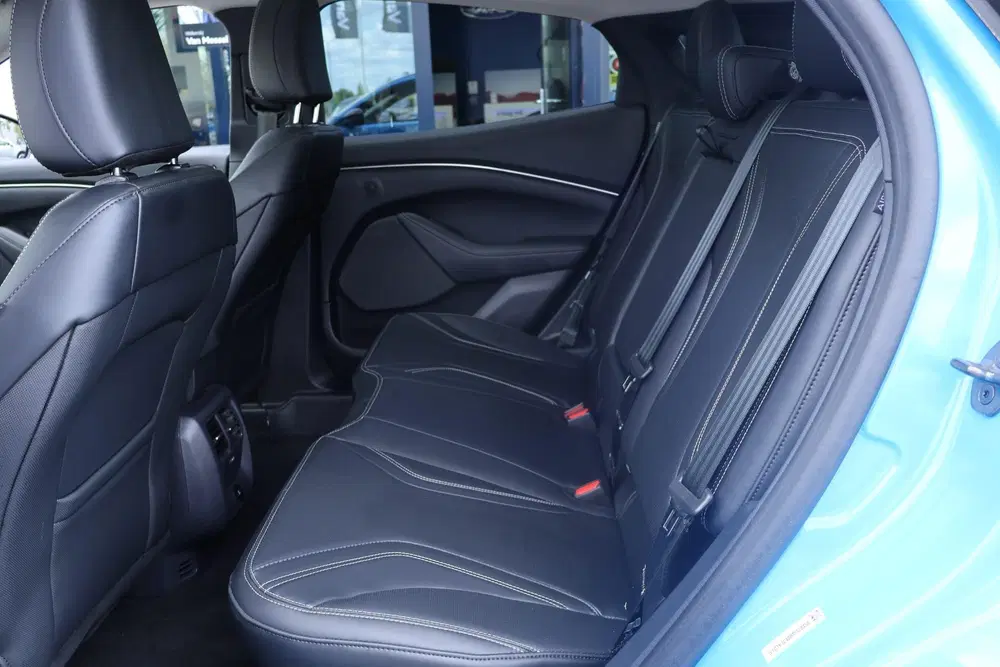 Ford Mustang Mach-E Standard RWD 73 kWh uit 2025, foto 13
