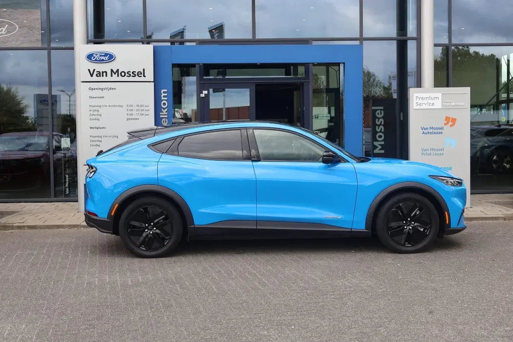 Ford Mustang Mach-E Standard RWD 73 kWh uit 2025, foto 4
