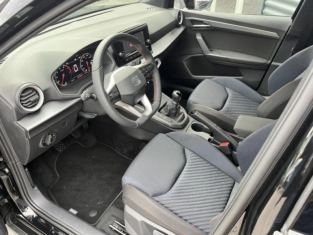 SEAT Arona 1.0 EcoTSI FR Business Connect 95 PK uit 2025, foto 6