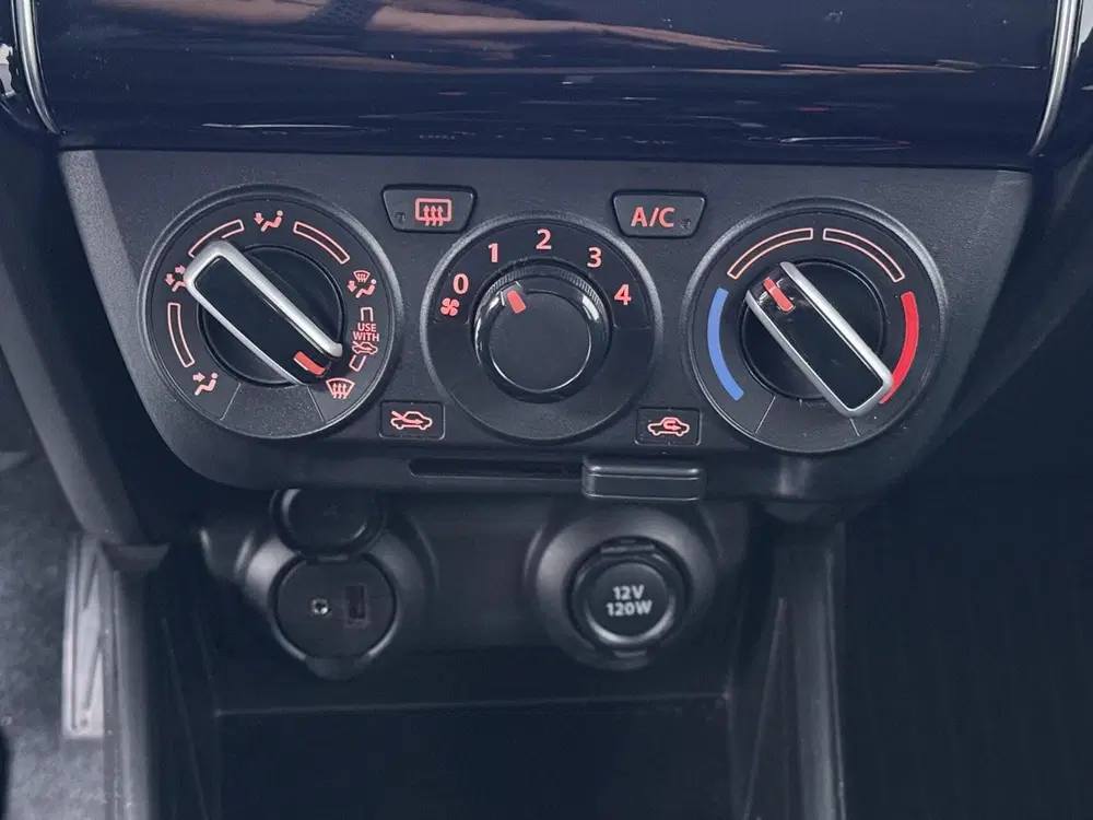 Suzuki Swift 1.2 Select Smart Hybrid uit 2022, foto 15