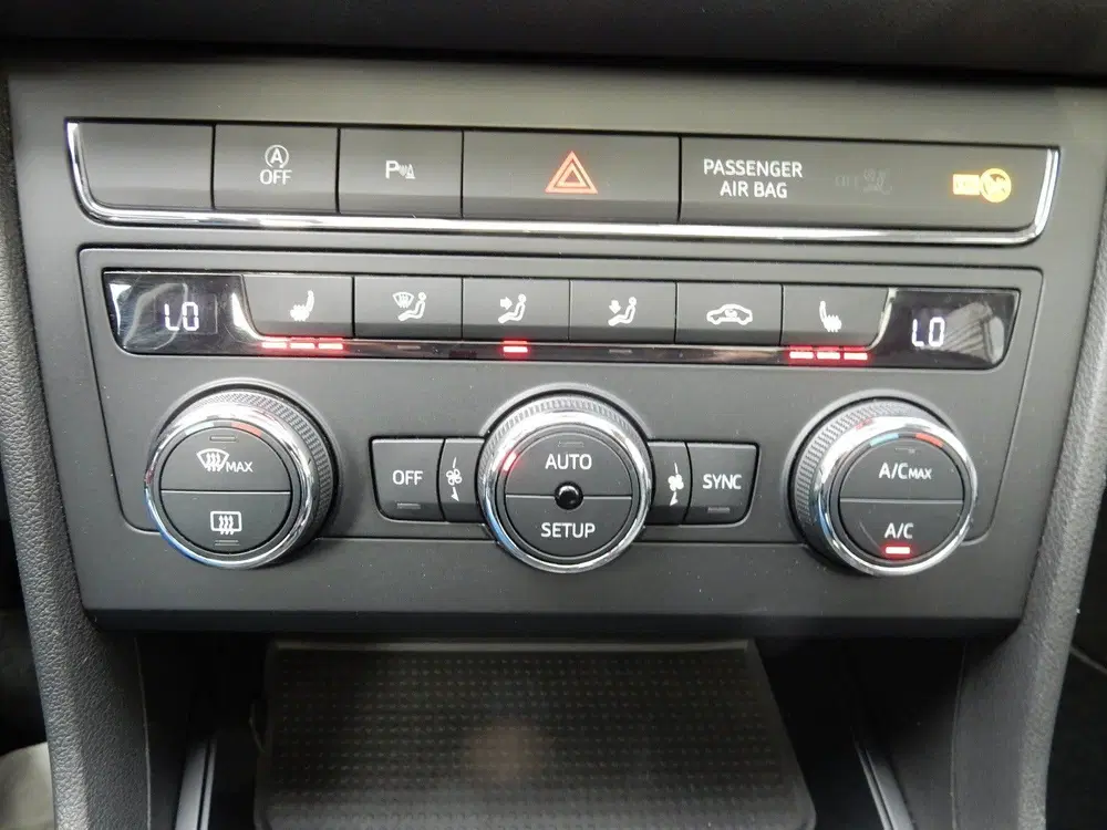 SEAT Leon 1.0 EcoTSI STYLE*PANODAK*NAVI*CR CONTR*TRE uit 2019, foto 11