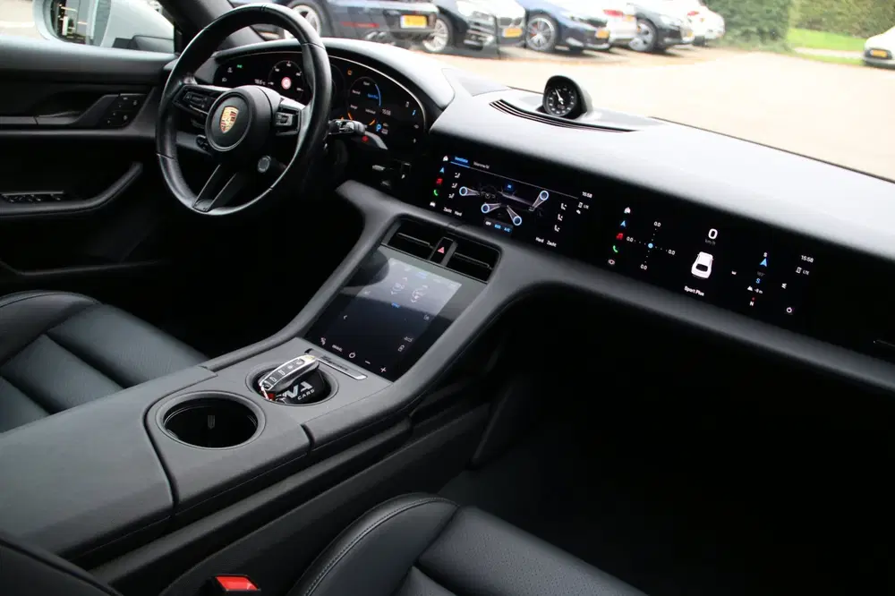 Porsche Taycan 4 93 kWh 5-PERS INCL-BTW uit 2023, foto 11