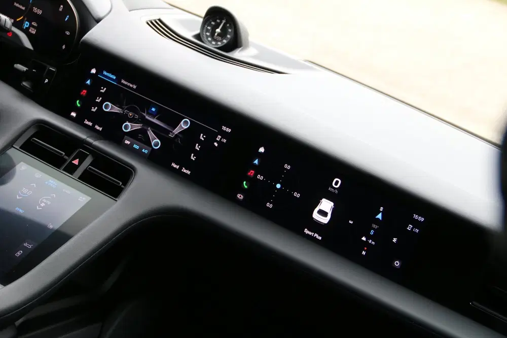 Porsche Taycan 4 93 kWh 5-PERS INCL-BTW uit 2023, foto 12