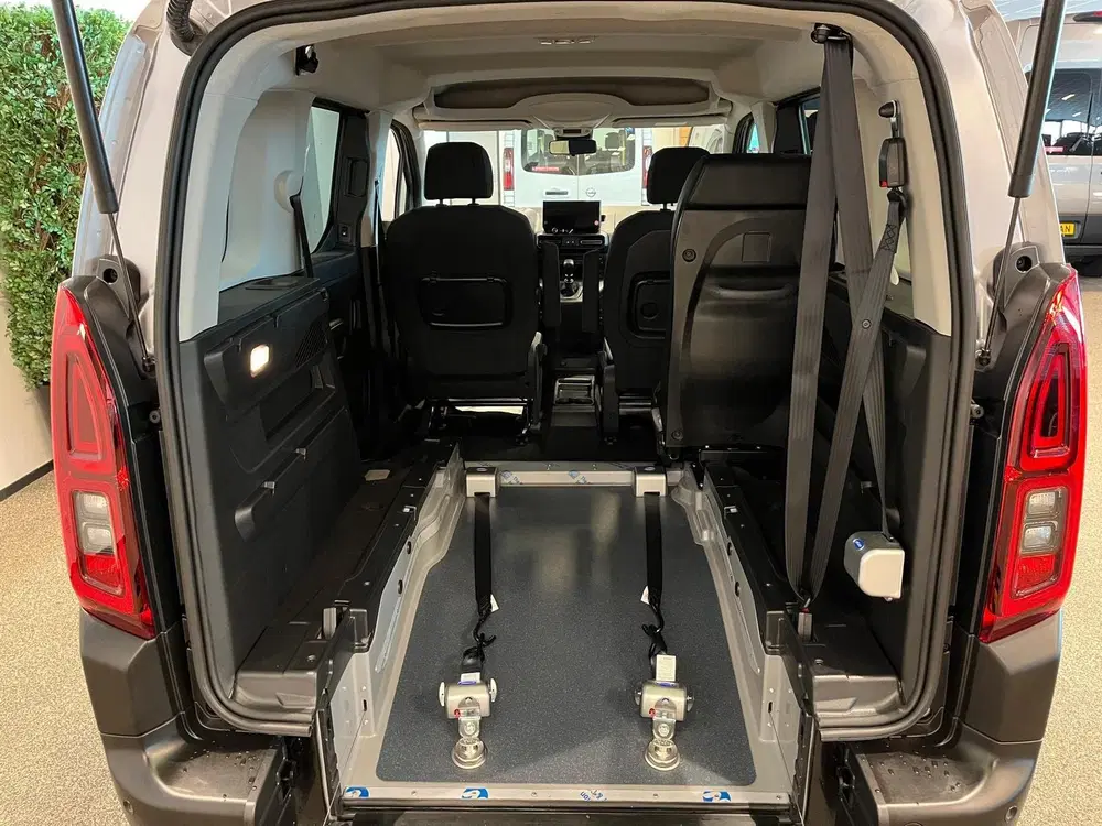 Citroën Berlingo Citroen Berlingo L1 Rolstoelauto 3+1 uit 2025, foto 3