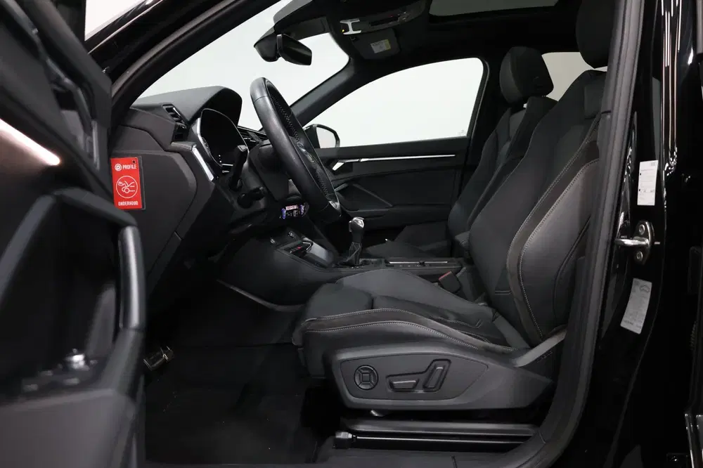Audi Q3 45 TFSI quattro S edition 3x S-LINE uit 2020, foto 11