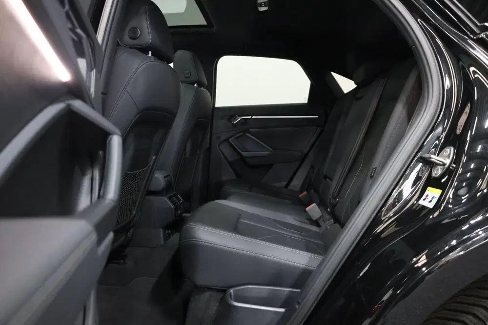 Audi Q3 45 TFSI quattro S edition 3x S-LINE uit 2020, foto 12