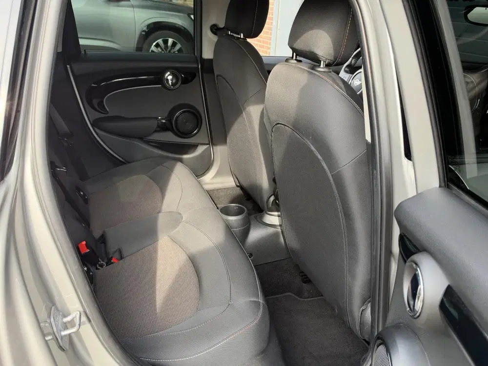 Mini Cooper 1.5 BUSINESS EDITION I AUTOMAAT I 5-DEURS uit 2023, foto 12