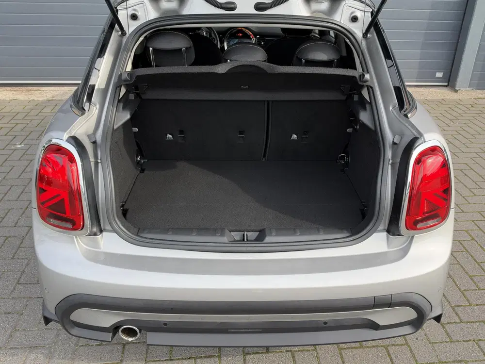 Mini Cooper 1.5 BUSINESS EDITION I AUTOMAAT I 5-DEURS uit 2023, foto 13
