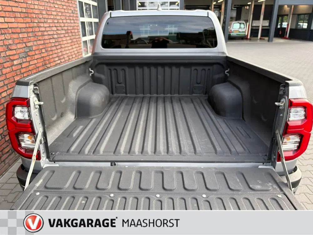 Toyota Hilux 2.8 D-4D Double Cab 4x4 Professional premi uit 2024, foto 12