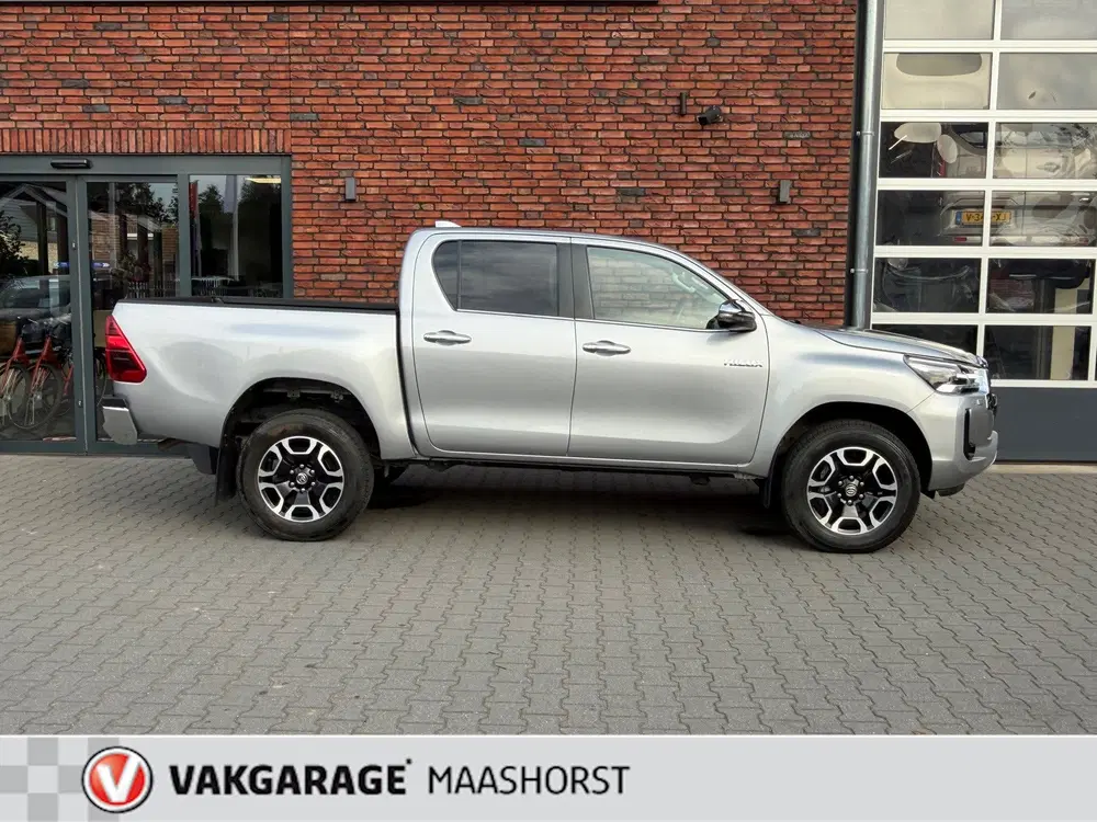 Toyota Hilux 2.8 D-4D Double Cab 4x4 Professional premi uit 2024, foto 6
