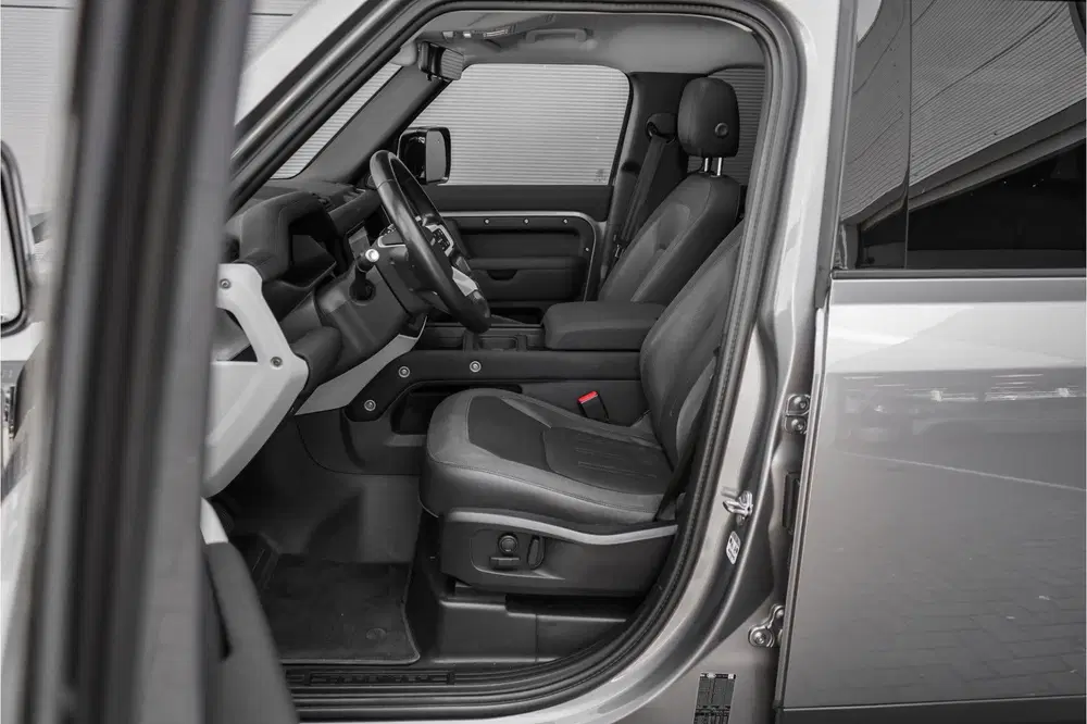 Land Rover Defender 2.0 D240 110 HSE 7-Pers Pano Trekhaa uit 2021, foto 4