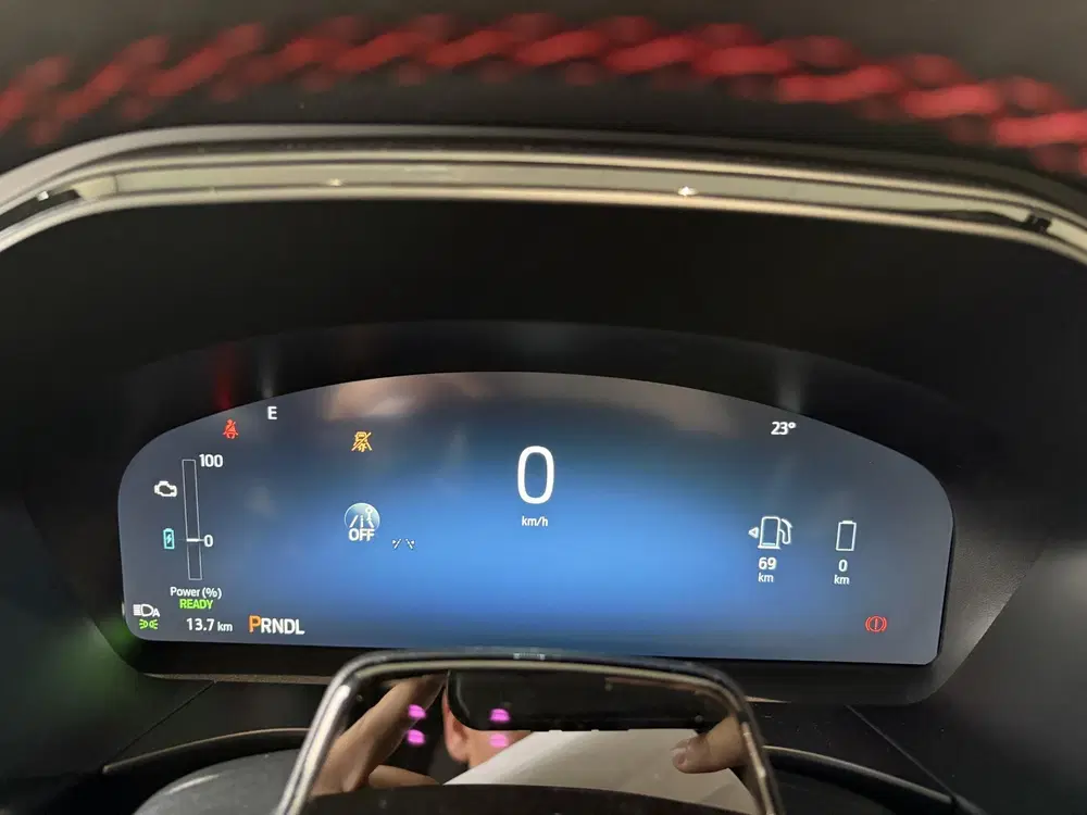 Ford Kuga 2.5 PHEV ST-LINE X uit 2026, foto 11