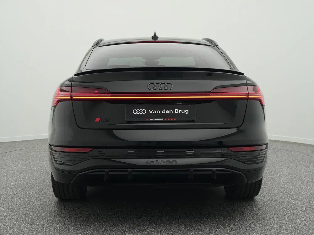 Audi Q8 e-tron 340 PK 50 quattro S Edition 95 kWh uit 2024, foto 6