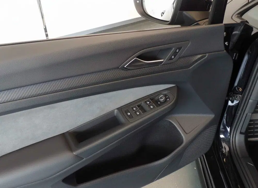 Volkswagen Golf 1.5 eTSI 2x R-Line automaat uit 2023, foto 15