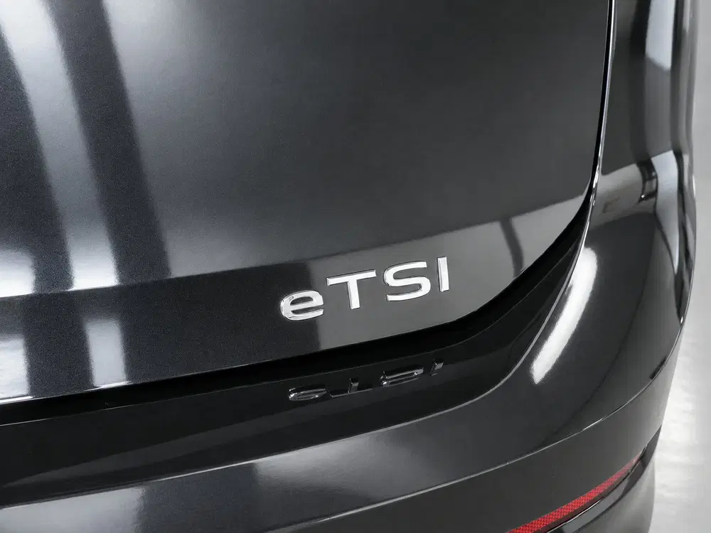 Volkswagen Golf 1.5 eTSI 2x R-Line automaat uit 2023, foto 9