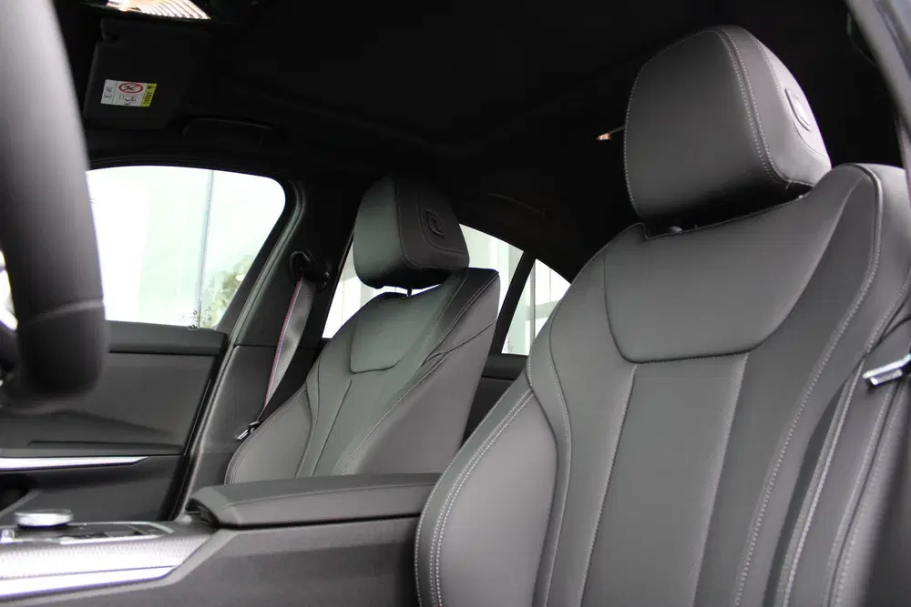 BMW 3-serie 330e M Sport Automaat uit 2026, foto 13