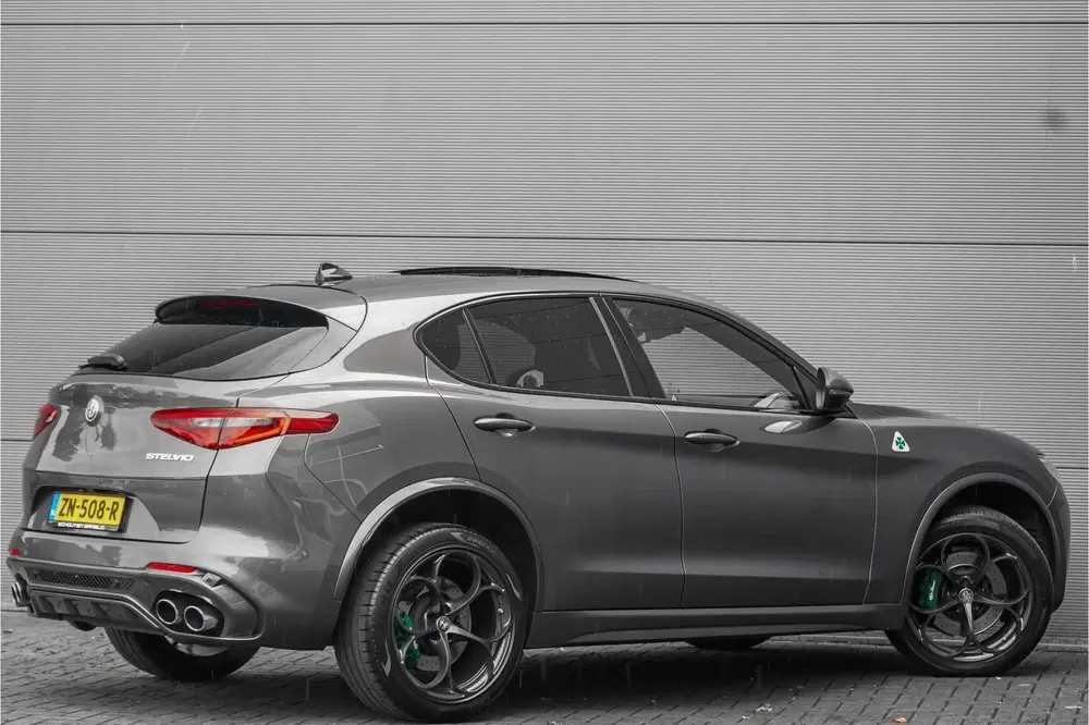 Alfa Romeo Stelvio 2.9 V6 AWD Quadrifoglio Pano H&K Carbon A uit 2019, foto 13