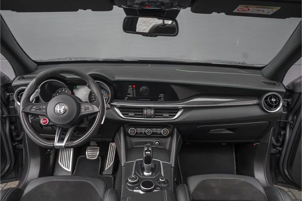Alfa Romeo Stelvio 2.9 V6 AWD Quadrifoglio Pano H&K Carbon A uit 2019, foto 2