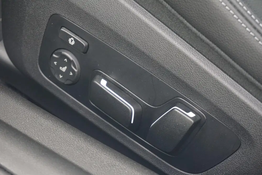 BMW 2-serie Coupé 218i Individual Frozen Pure Grey uit 2025, foto 11