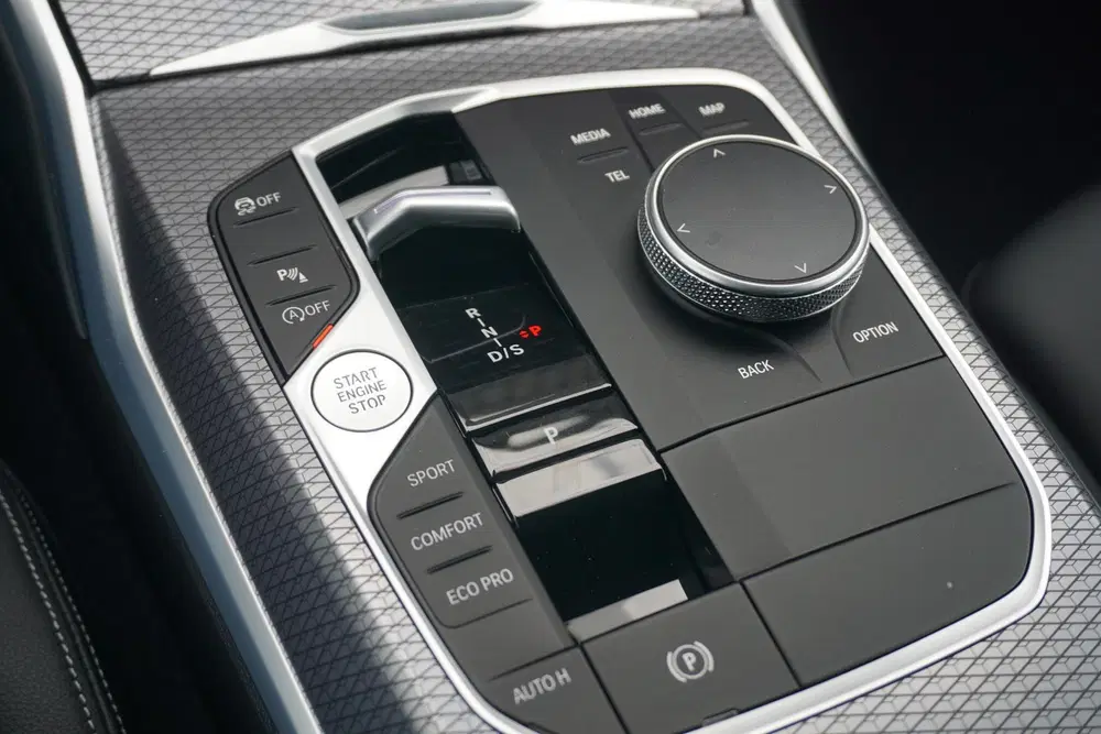 BMW 2-serie Coupé 218i Individual Frozen Pure Grey uit 2025, foto 14