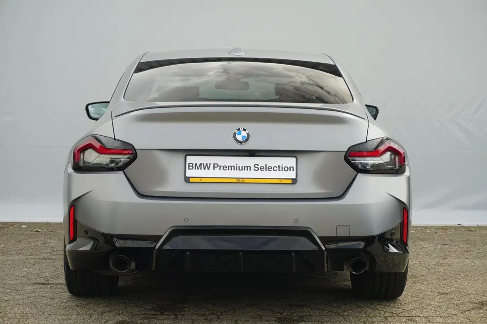 BMW 2-serie Coupé 218i Individual Frozen Pure Grey uit 2025, foto 5