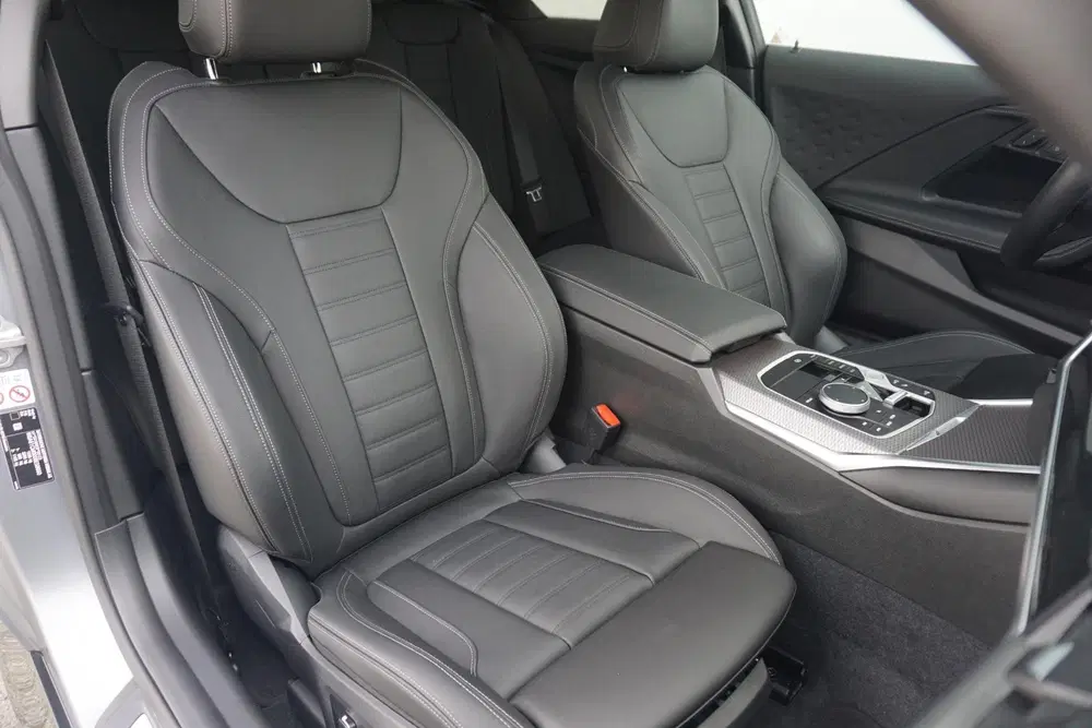 BMW 2-serie Coupé 218i Individual Frozen Pure Grey uit 2025, foto 8