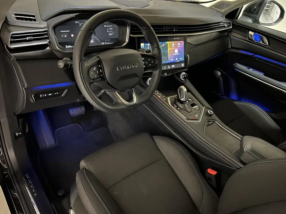 Lynk & Co 01 1.5 Plug-in Black Edition Sfeerver. CarPla uit 2023, foto 13