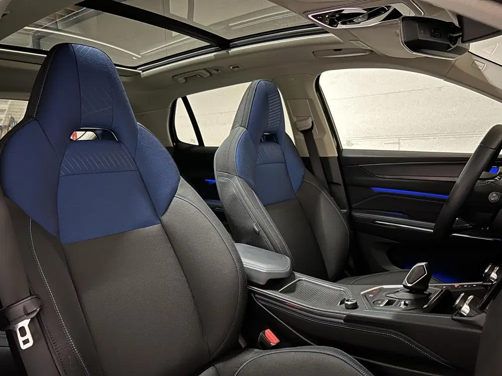 Lynk & Co 01 1.5 Plug-in Black Edition Sfeerver. CarPla uit 2023, foto 15