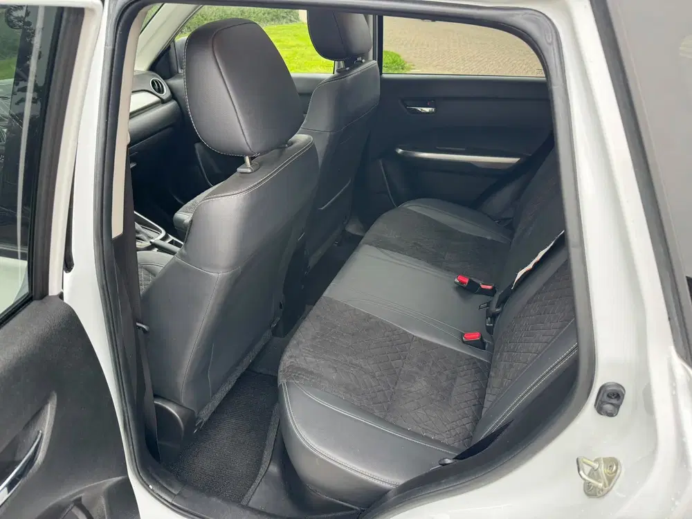 Suzuki Vitara 1.5 Hybrid Style uit 2022, foto 10