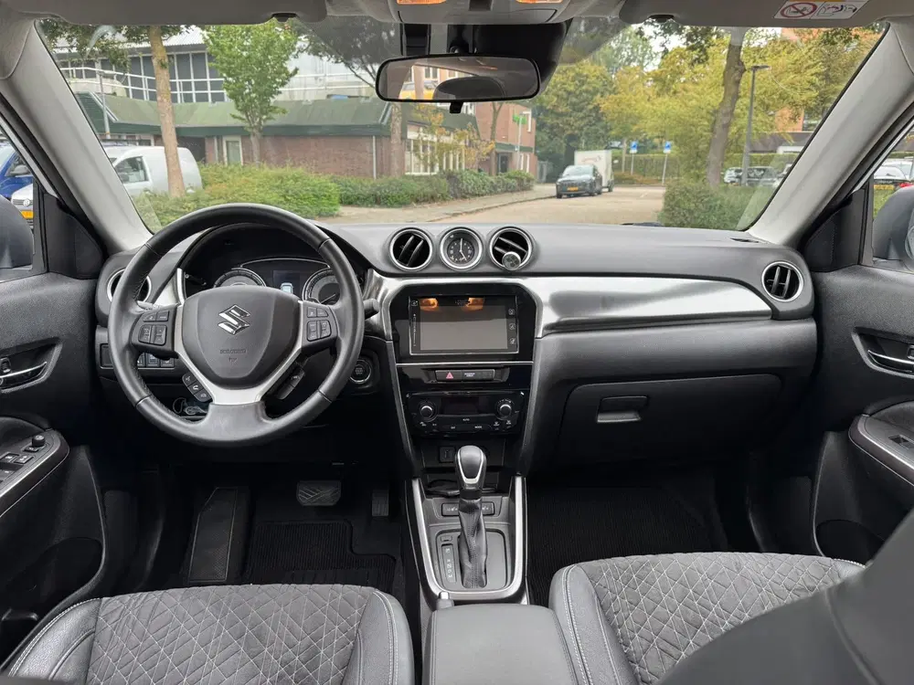 Suzuki Vitara 1.5 Hybrid Style uit 2022, foto 11