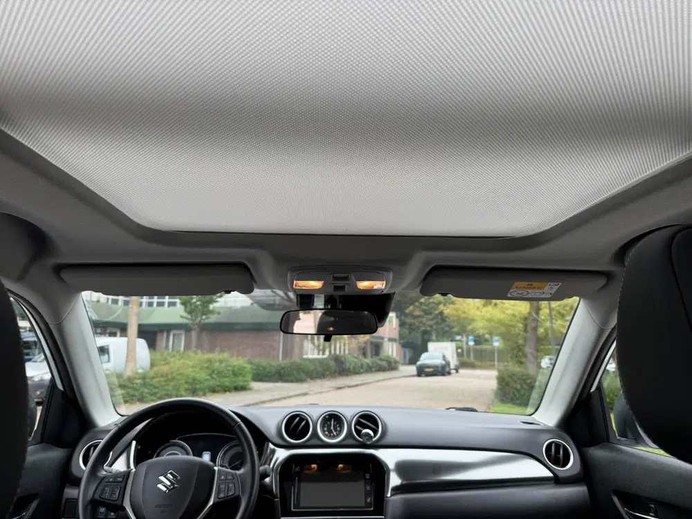 Suzuki Vitara 1.5 Hybrid Style uit 2022, foto 15