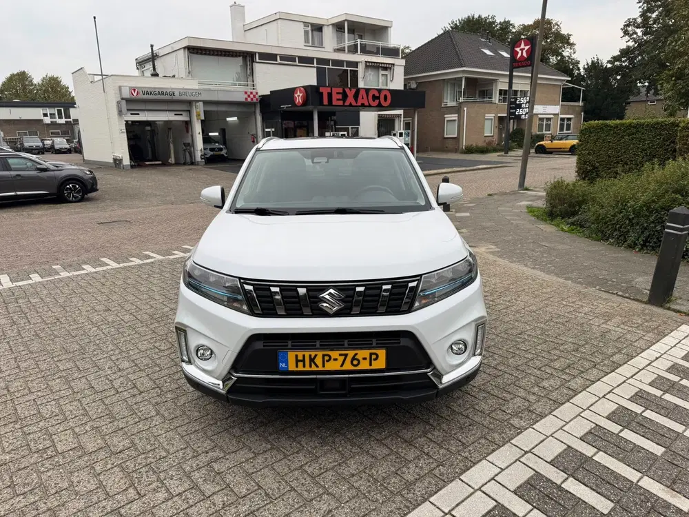 Suzuki Vitara 1.5 Hybrid Style uit 2022, foto 2