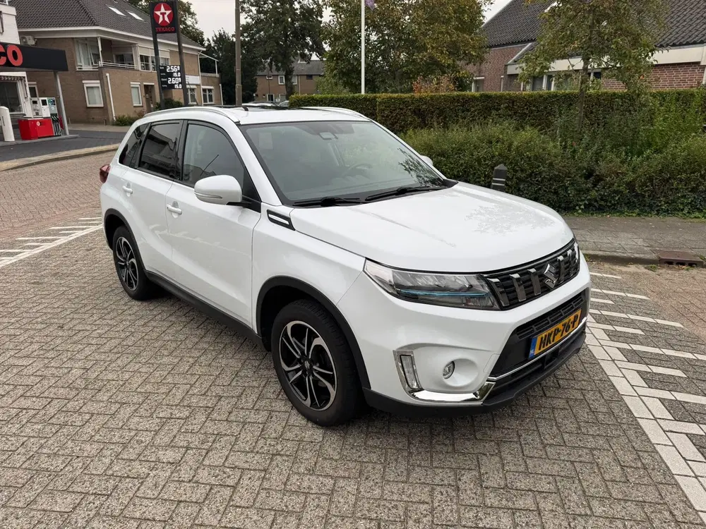 Suzuki Vitara 1.5 Hybrid Style uit 2022, foto 3
