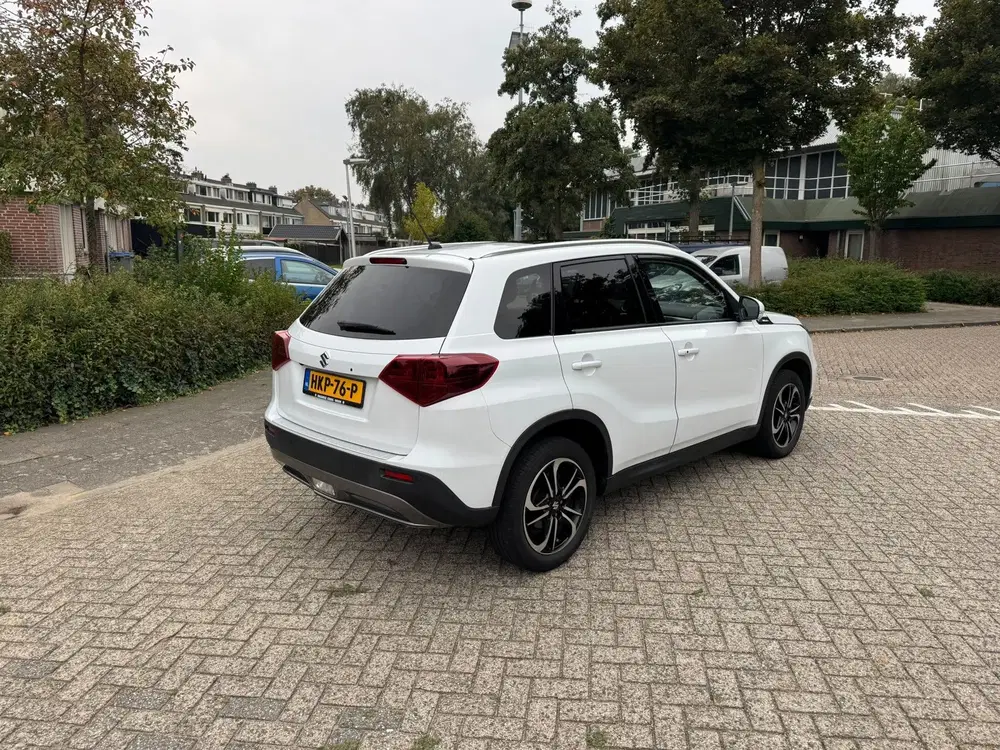 Suzuki Vitara 1.5 Hybrid Style uit 2022, foto 5