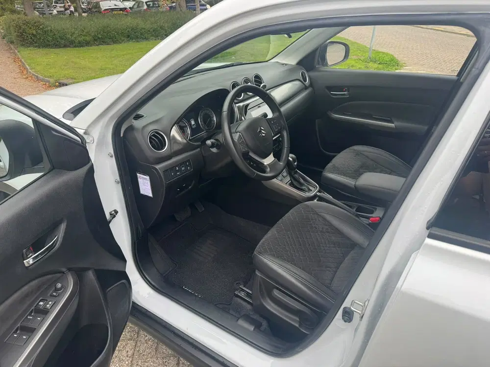 Suzuki Vitara 1.5 Hybrid Style uit 2022, foto 9